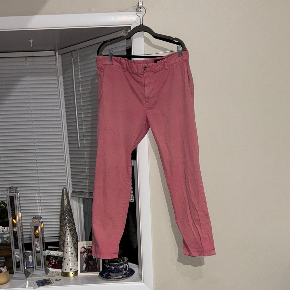 Vineyard Vines Men's Chinos in Pink